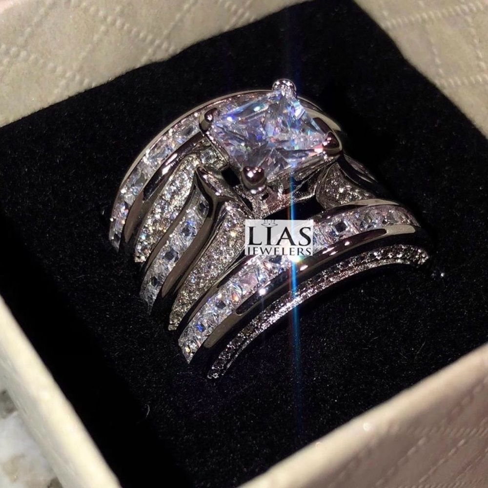 New 14k white gold wedding ring set